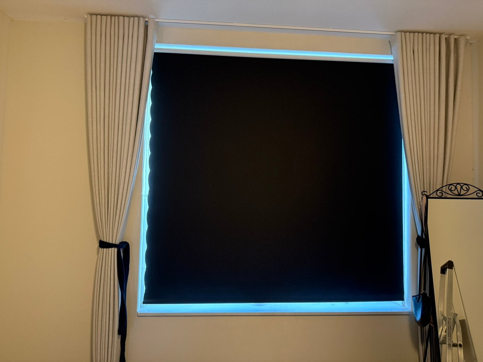 Verduisterend rolgordijn 170x180, Ophalen, Gebruikt, Verduisterend, Zwart