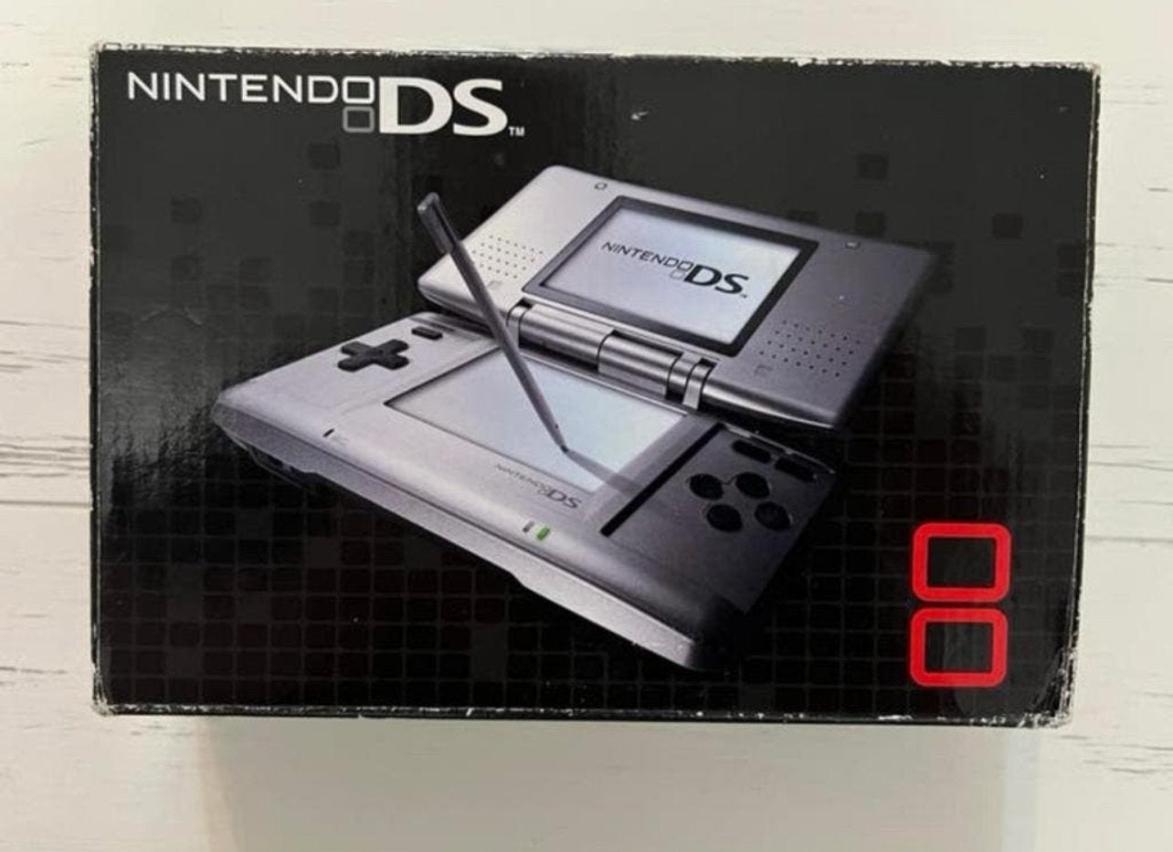 Nintendo DS Phat - Zeer Goede Staat + Doos + Toebehoren, Spelcomputers en Games, Ophalen of Verzenden, Zo goed als nieuw, Zilver