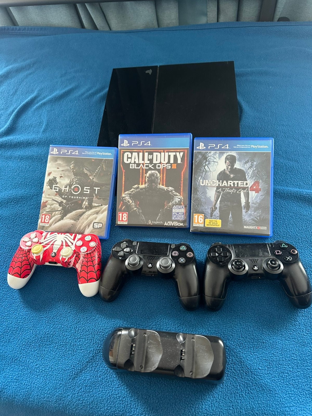 PS4 Pro 500GB + 3 Controllers, Ophalen of Verzenden, Zo goed als nieuw, Pro, Met 3 controllers of meer