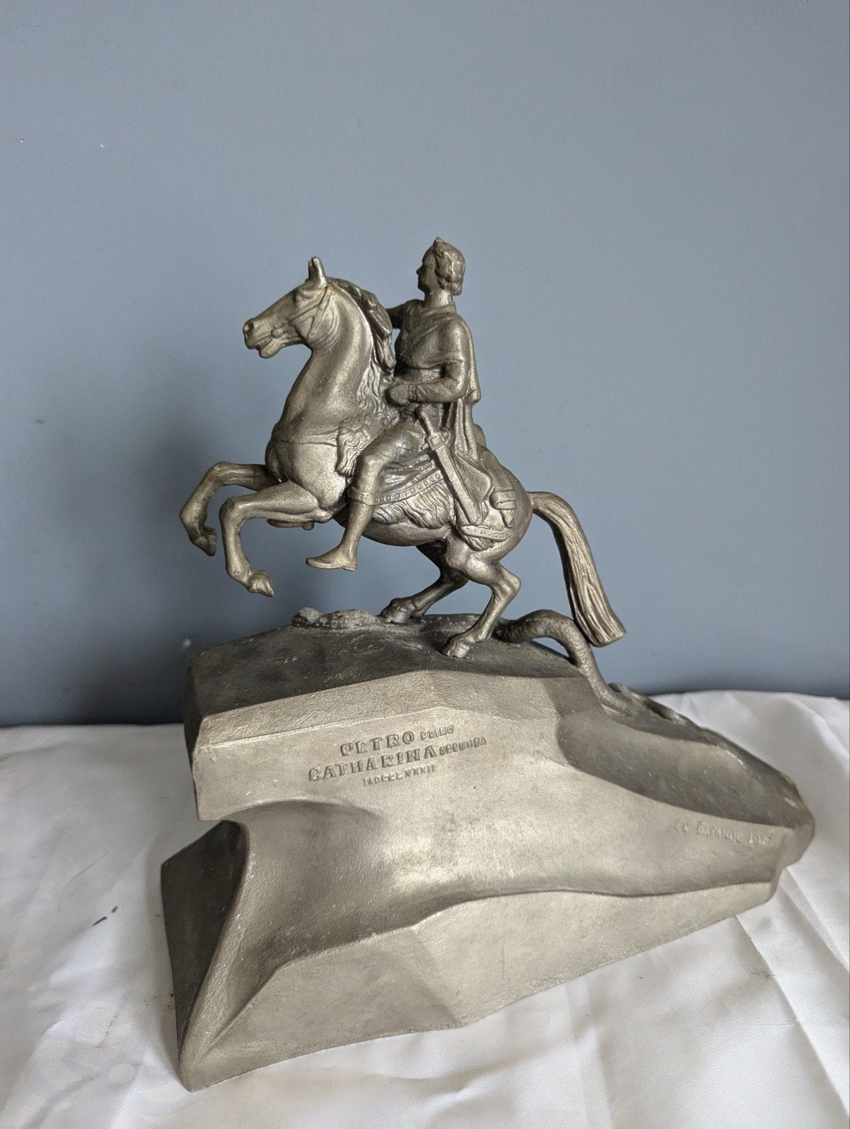 Bronzen beeld Peter de Grote op paard, 1977, Gemerkt, Ophalen of Verzenden, 20 - 50 cm, Beeld