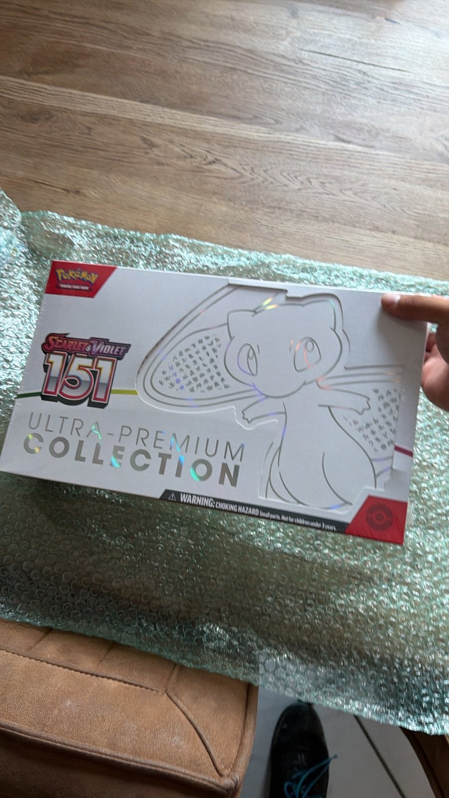 Pokémon Scarlet & Violet 151 Ultra-Premium Collectie Mew, Ophalen of Verzenden, Nieuw, Overige typen