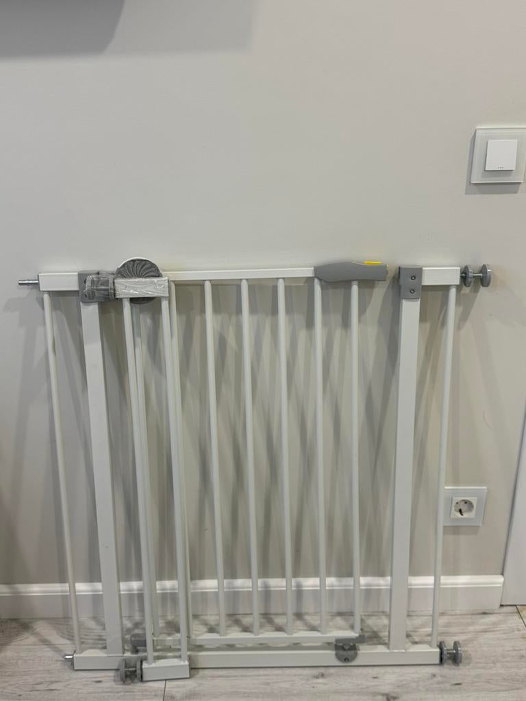 3 pieces Stair gates + extensions, Ophalen, Aluminium, Zo goed als nieuw, Klemhekje