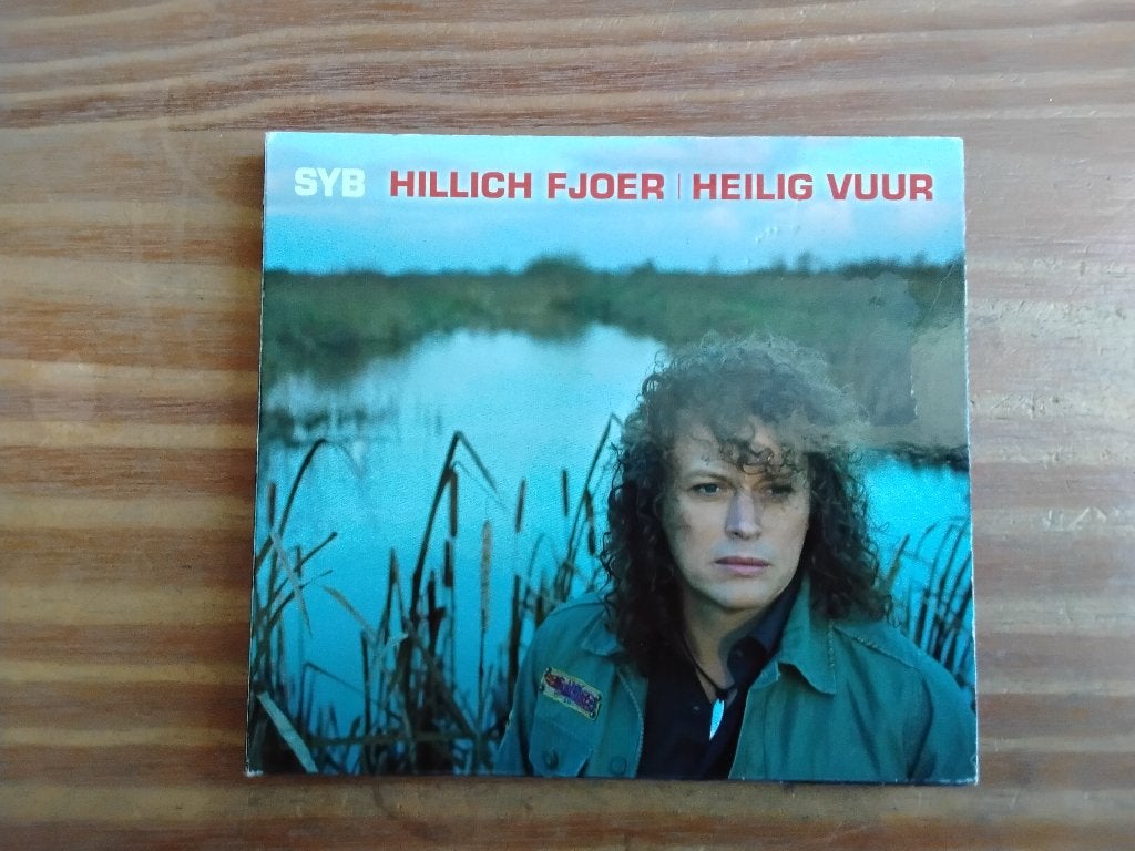 syb - hillich fjoer - heilig vuur (2 cd's) (digi), Ophalen of Verzenden, Zo goed als nieuw, Levenslied of Smartlap, Album