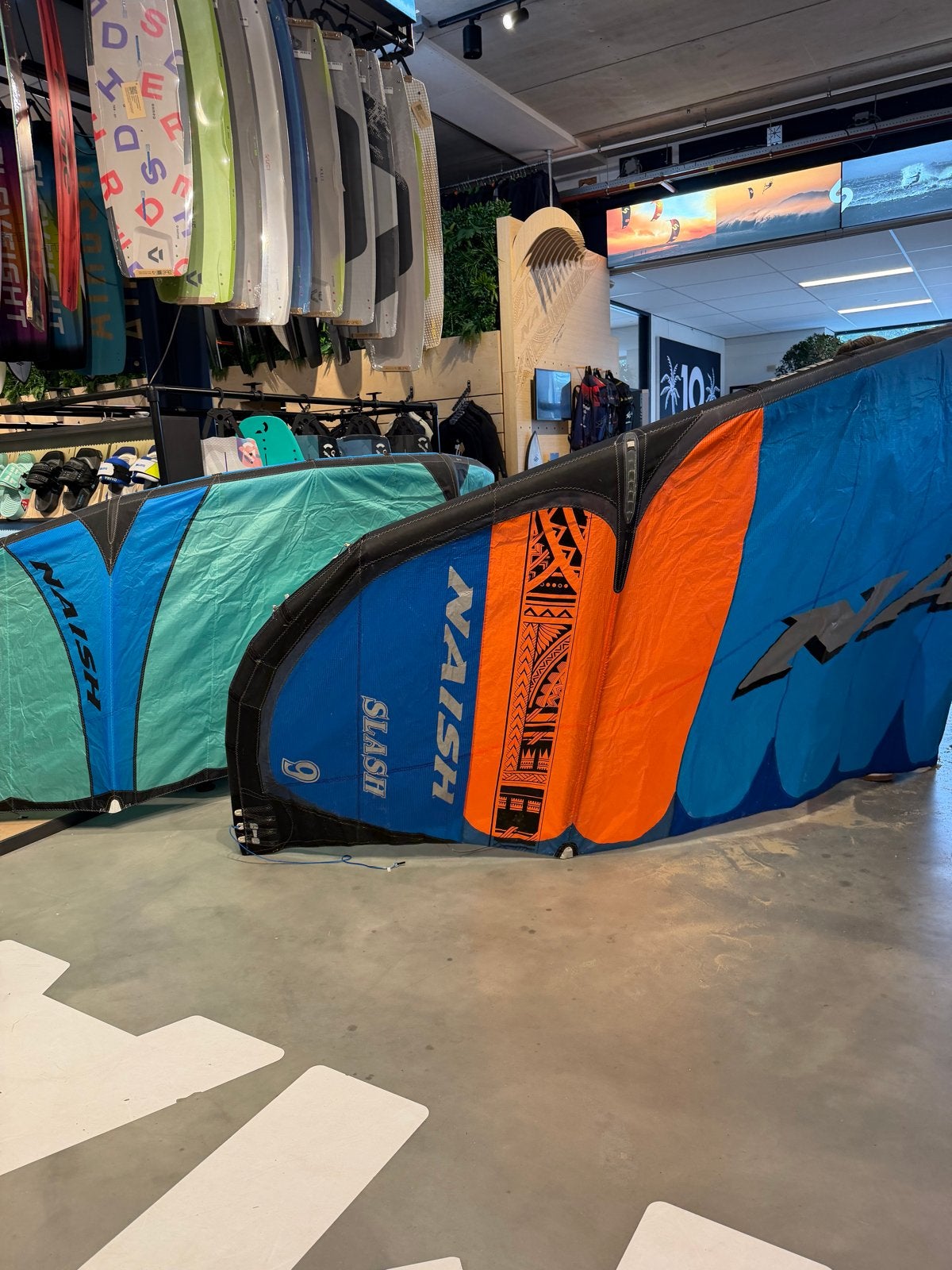 Naish Slash Kitesurf Kite 9m en 6m en 4m met Bar en Tas, Gebruikt, Kitesurf-set, 9 m², Geen board