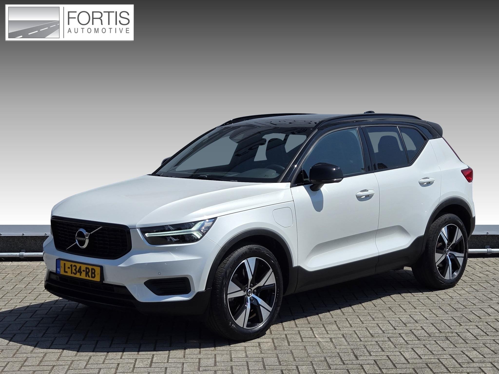 Volvo XC40 1.5 T5 Recharge R-Design NL-AUTO | PANODAK | TREK, Auto's, Euro 6, 1712 kg, Automatische klimaatregeling, Wit
