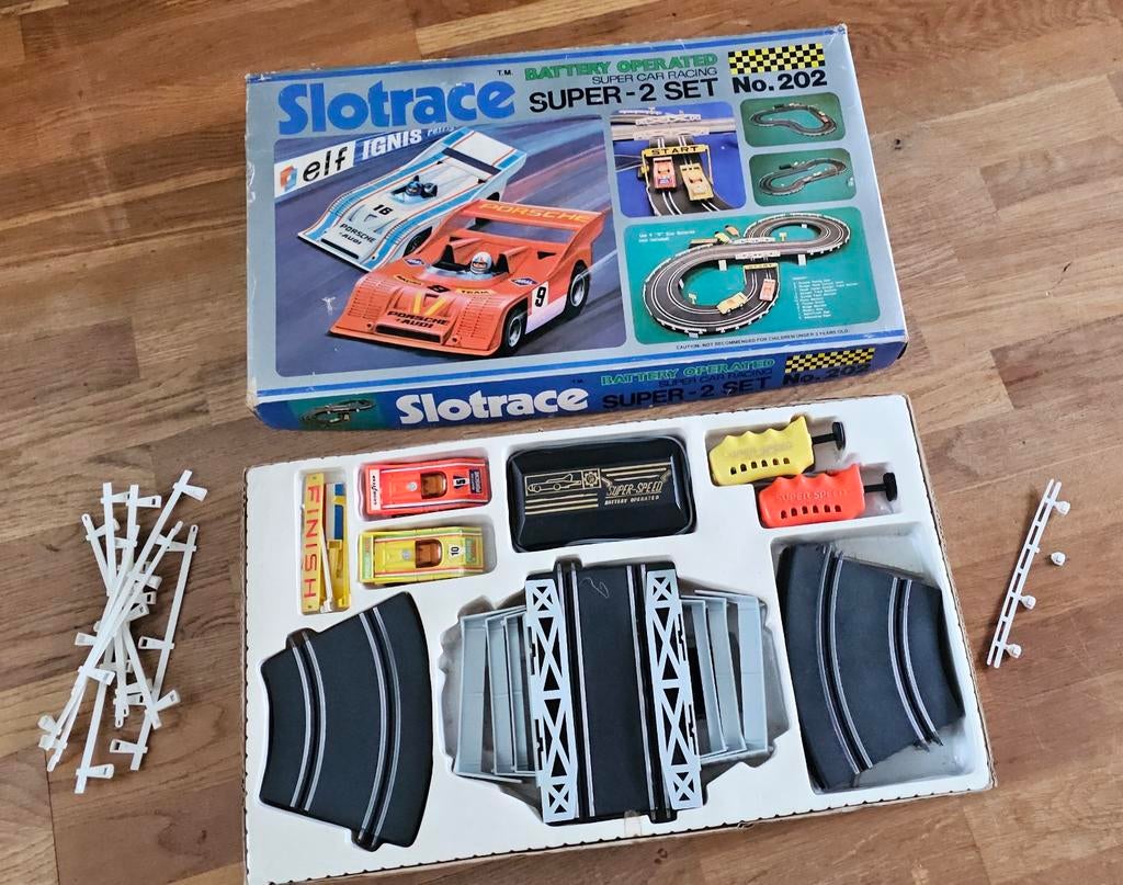 Slotrace super-2 set No. 202 made in Hong Kong op batterijen, Ophalen of Verzenden, Elektrisch, Overige merken