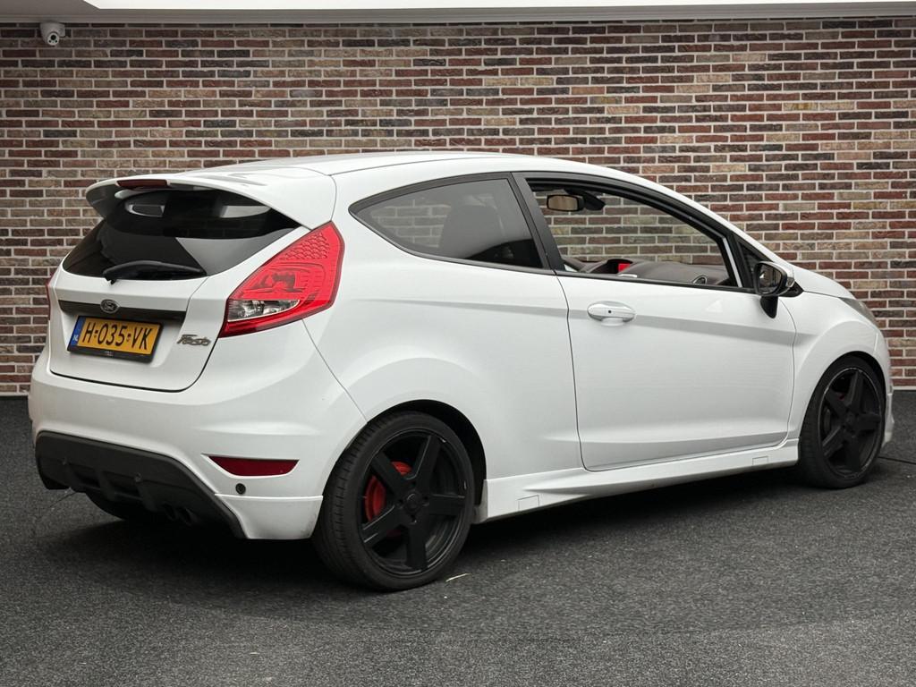 Ford Fiesta 1.6 Ghia ST Line Pakket Sport Airco Sfeer Blueto, Auto's, 1596 cc, Stof, Gebruikt, 31 €/maand