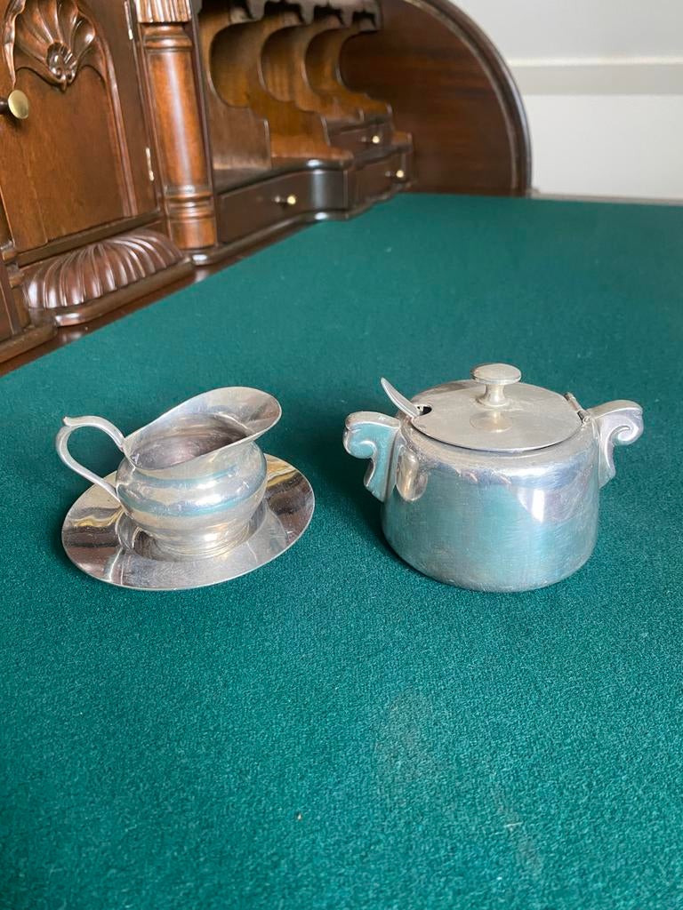 Verzilverde suikerpot met lepel en melkkan met plateau, Ophalen of Verzenden