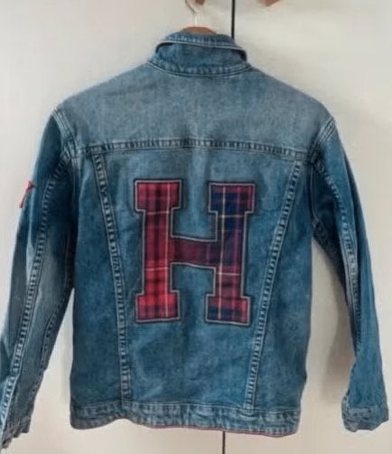 Tommy Hilfiger spijkerjack met 'H' en sterren, Blauw, Ophalen of Verzenden, Zo goed als nieuw, Maat 34 (XS) of kleiner