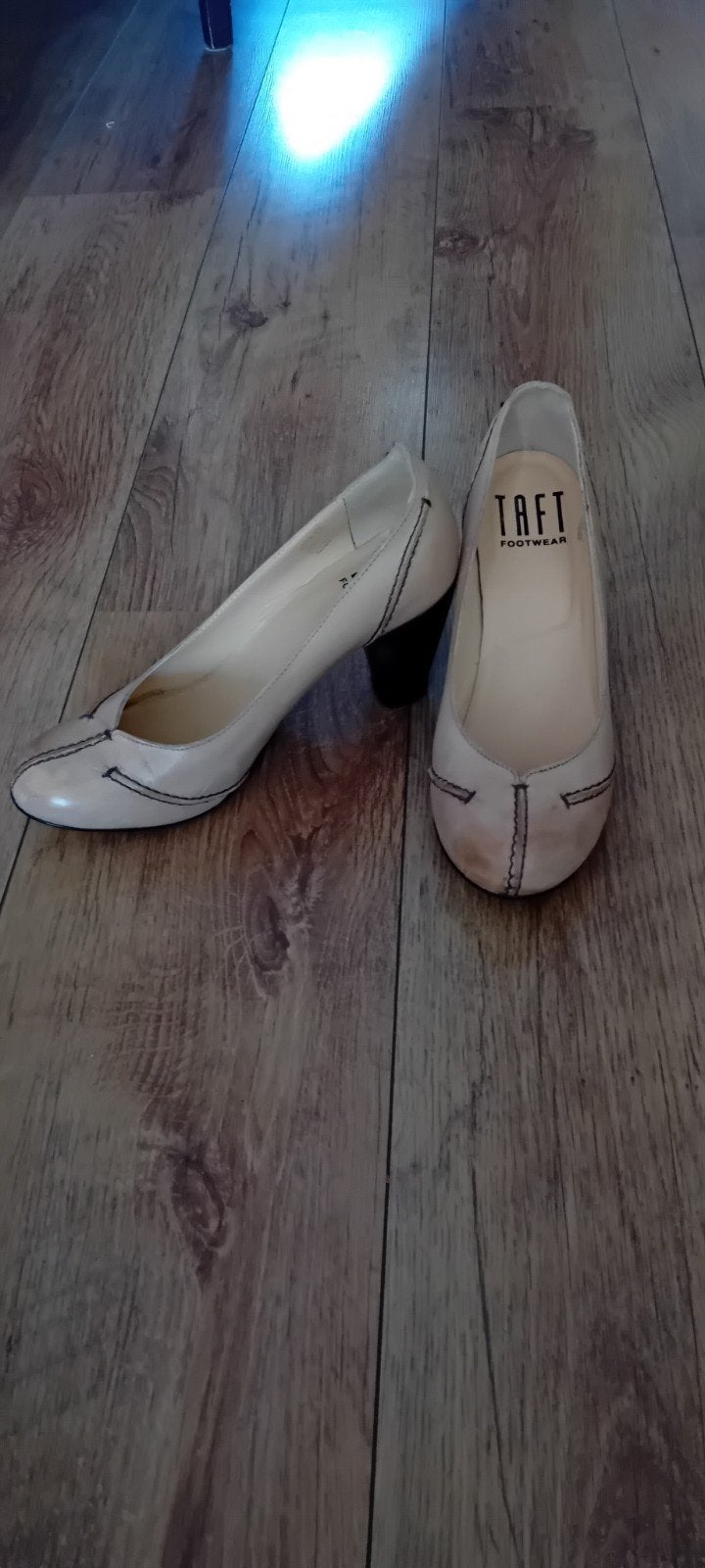 TAFT Pumps maat 40 - Crème met zwarte stiksels, Ophalen of Verzenden