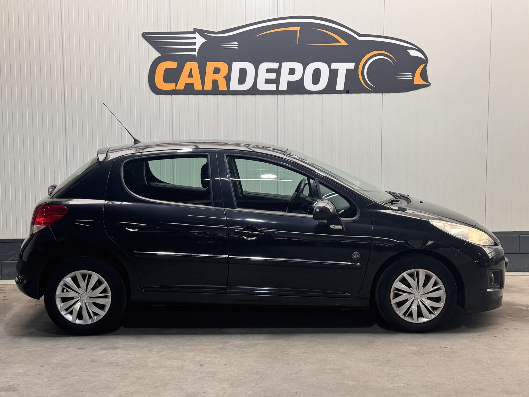 Foto 4 van Peugeot 207 1.4 VTi Urban Move AUTOMAAT