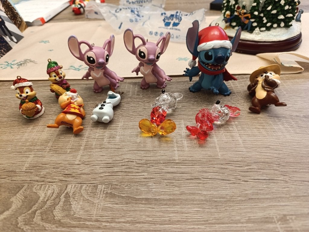 Te koop, disney ornamenten, Verzamelen, Disney, Ophalen of Verzenden, Overige figuren, Zo goed als nieuw, Beeldje of Figuurtje