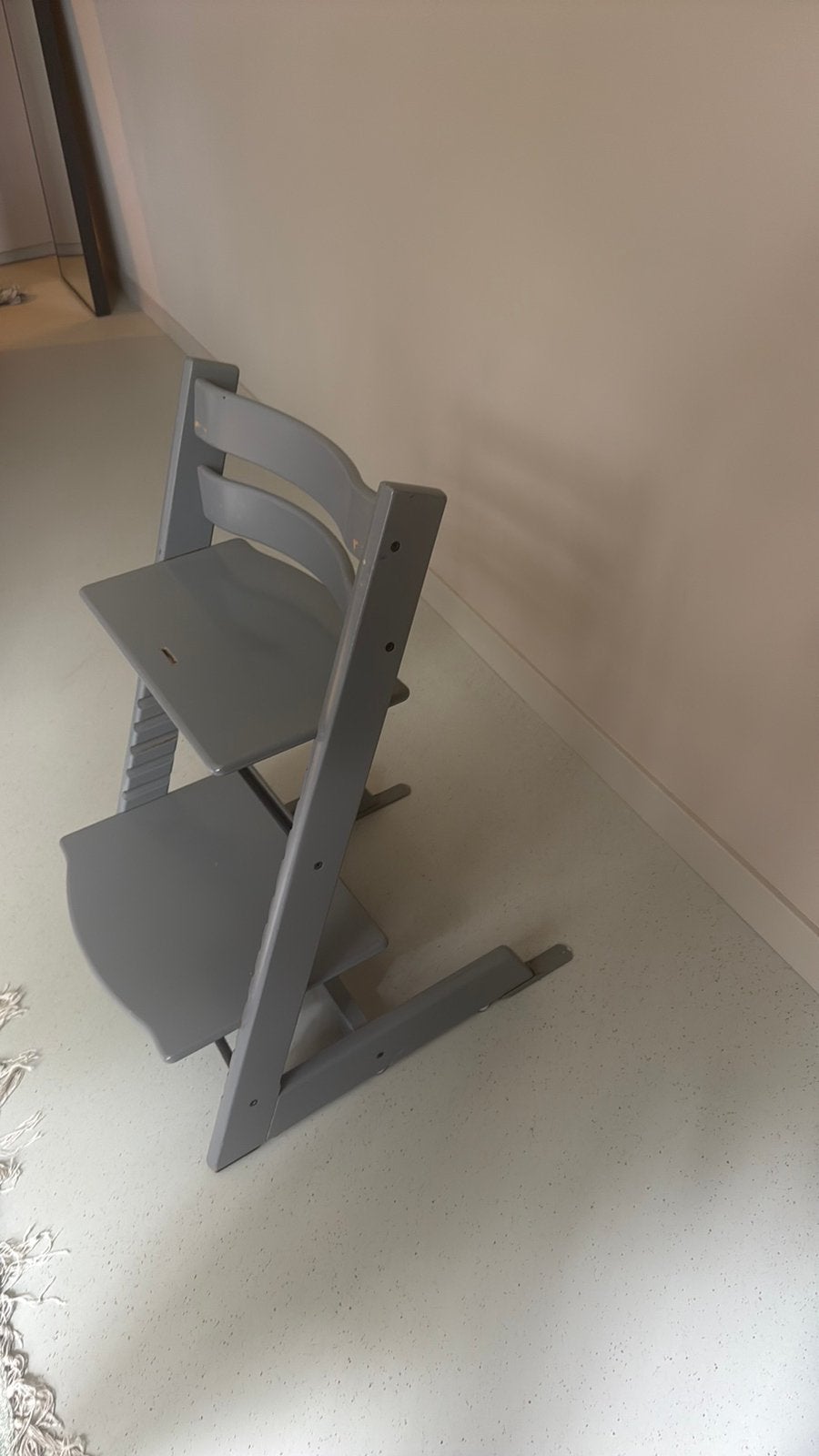 Stokke Tripp Trapp kinderstoel in donkergrijs., Ophalen of Verzenden, Zo goed als nieuw