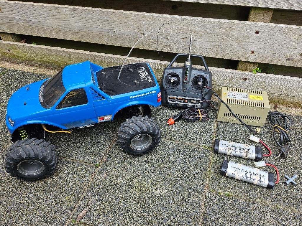 TAMIYA WILD DAGGER compleet met zender en lader, Hobby en Vrije tijd, Elektro, Gebruikt, Auto offroad, Ophalen of Verzenden