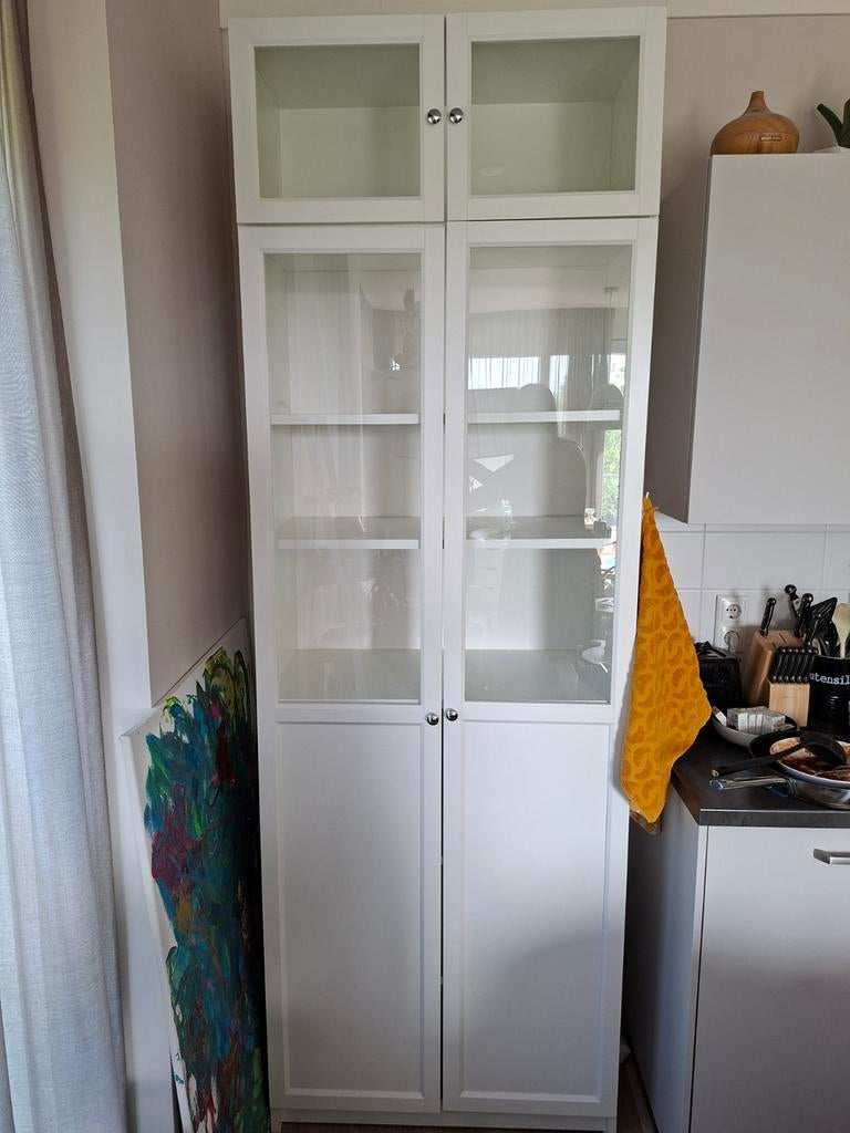 Witte IKEA Vitrinekast met Glazen Deuren en Opzetstuk, Ophalen, Met deur(en), 200 cm of meer, 50 tot 100 cm