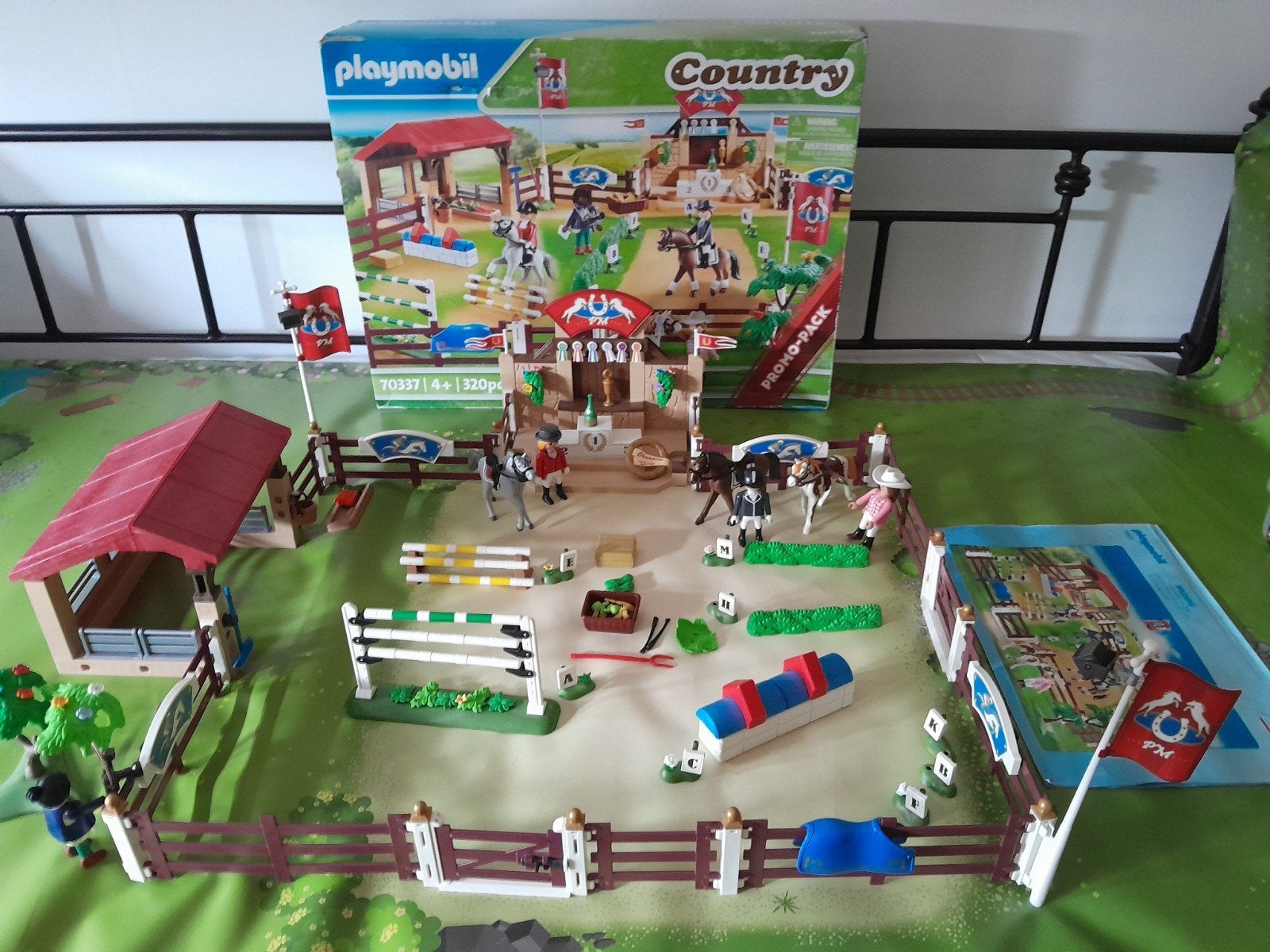 Playmobil Country grote paarden wedstrijd piste 70337, Ophalen of Verzenden, Zo goed als nieuw, Country, Complete set