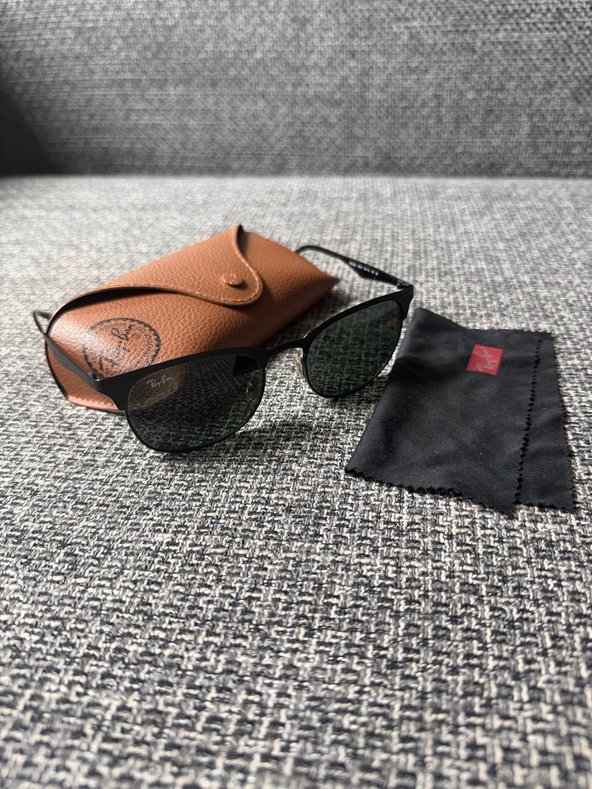 Ray-Ban Zonnebril met beschadigde glazen, Sieraden, Tassen en Uiterlijk, Zonnebrillen en Brillen | Dames, Gebruikt, Zonnebril