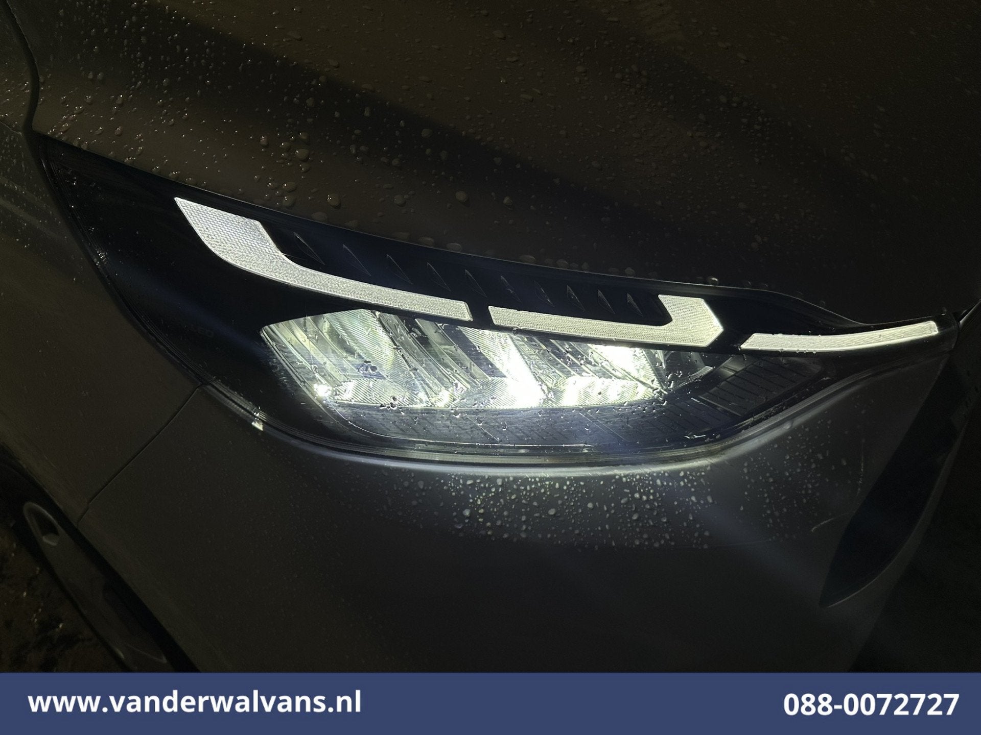 Ford Transit Custom 2.0 TDCI L1H1 Euro6 Airco | Camera | App, Auto's, Voorwielaandrijving, 4 cilinders, 2000 kg, Wit