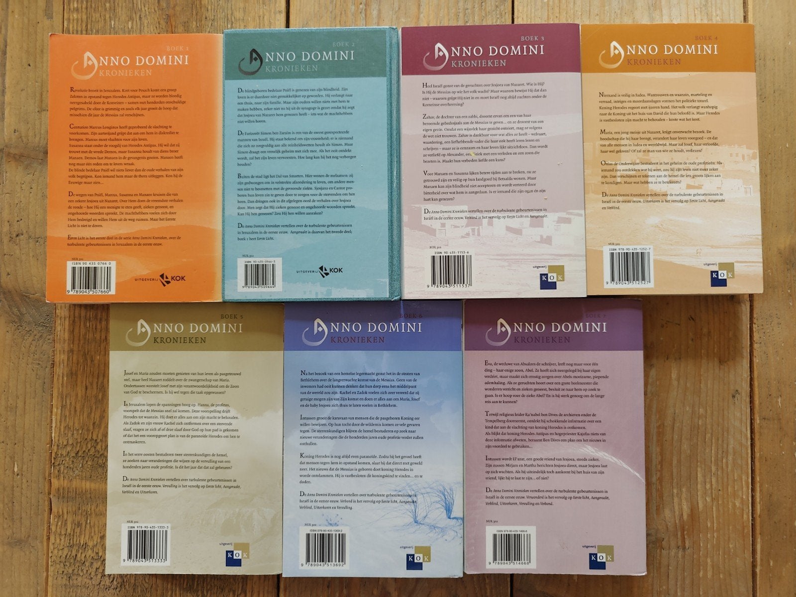 Bijna serie : Anno Domino kronieken., Ophalen of Verzenden, Gelezen