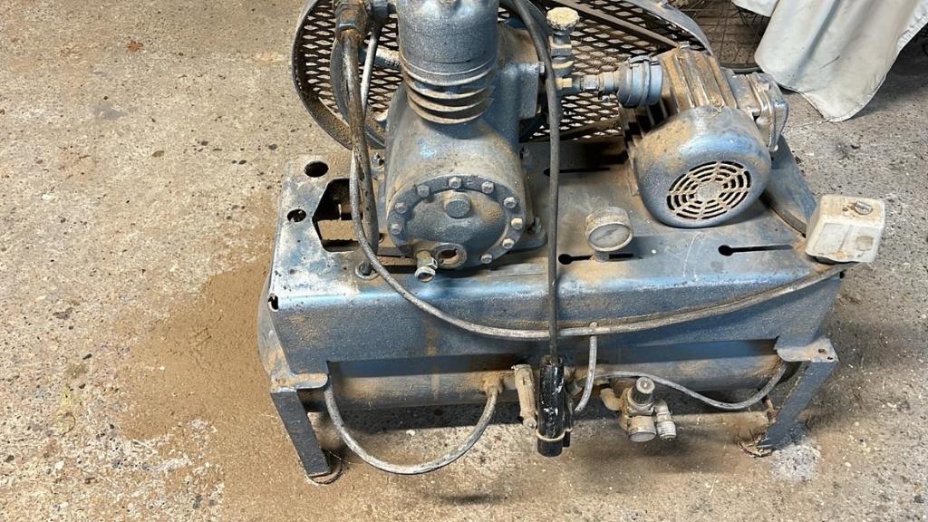 Compressor Kachtstroom, Doe-het-zelf en Verbouw, Compressors, 100 liter of meer, Ophalen, Gebruikt, Minder dan 200 liter/min