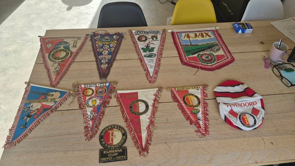 8 voetbal vaantjes jaren 70, Verzamelen, Ophalen of Verzenden, Overige binnenlandse clubs, Vaantje of Sjaal