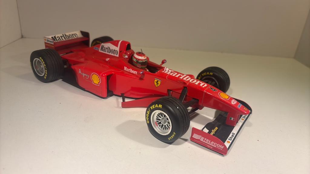 F1 ferrari f310/b irvine 1997 minichamps 1.18