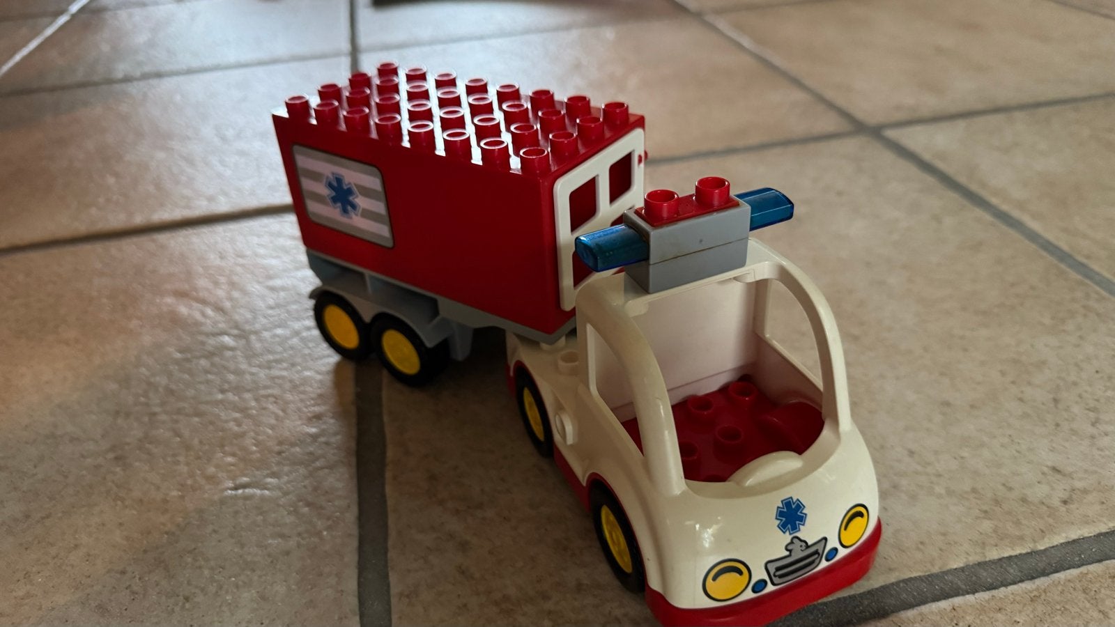 LEGO Duplo Ziekenauto met aanhanger, Ophalen of Verzenden, Gebruikt, Overige merken