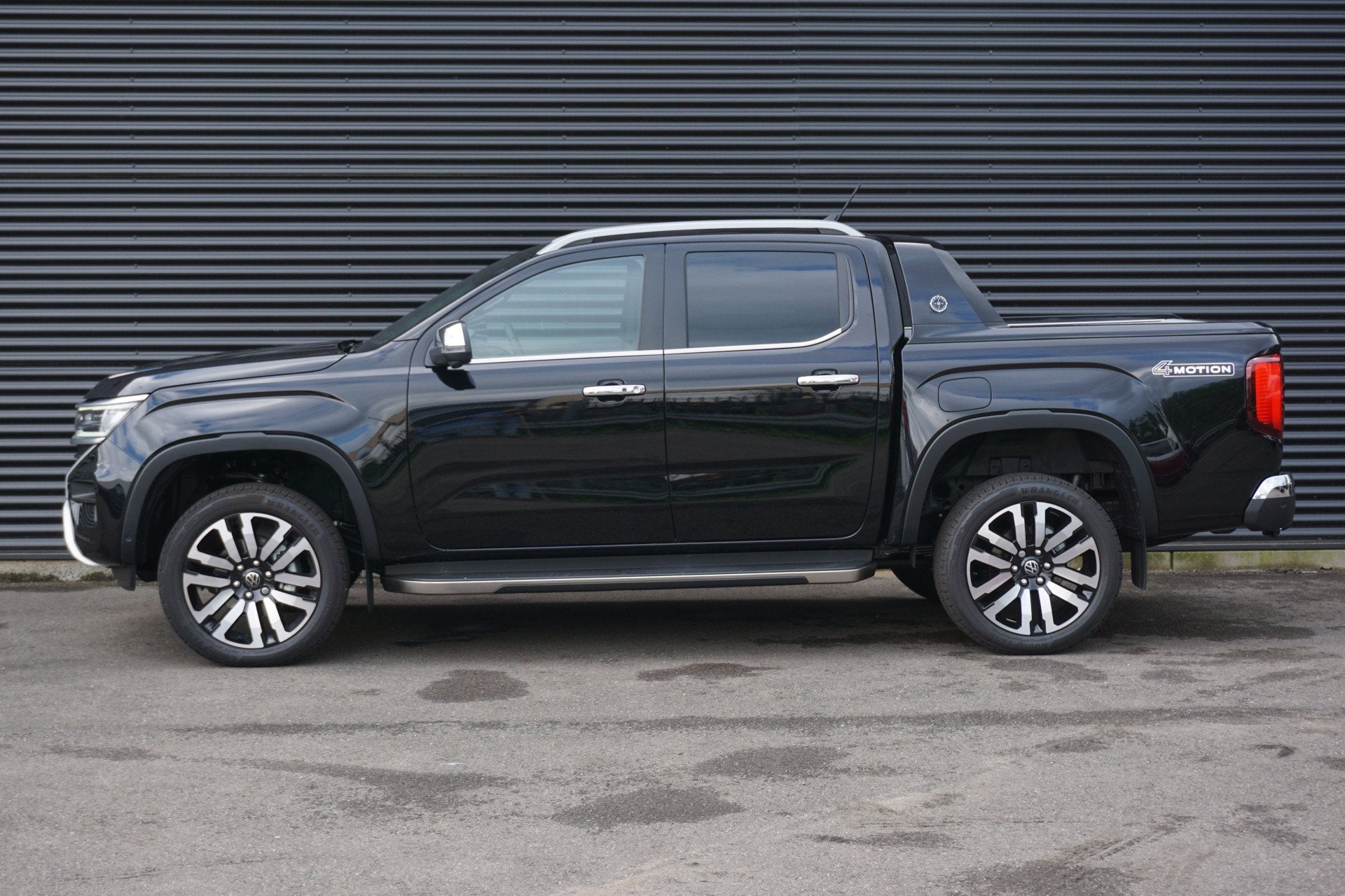 Volkswagen Amarok Aventura l V6 l 4motion l Full option l St, Auto's, Automaat, 2993 cc, Leder en Stof, Zwart