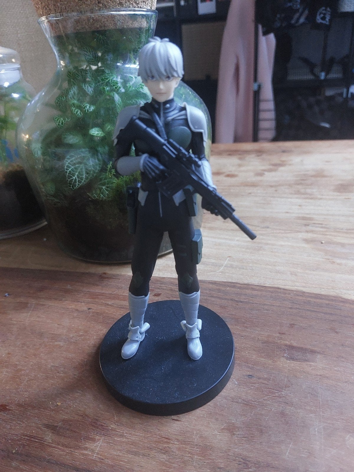 Anime figuur met geweer - Zo goed als nieuw, Ophalen of Verzenden, Zo goed als nieuw