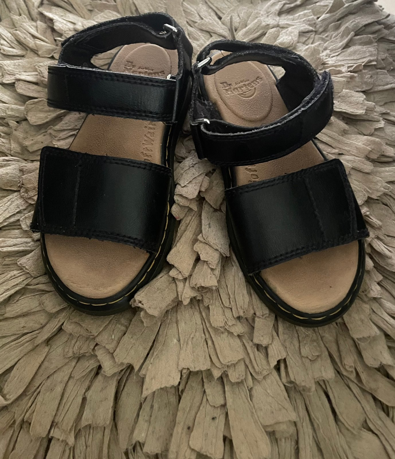 Dr. Martens airwair sandalen maat 31, Meisje, Overige typen, Ophalen of Verzenden, Zo goed als nieuw