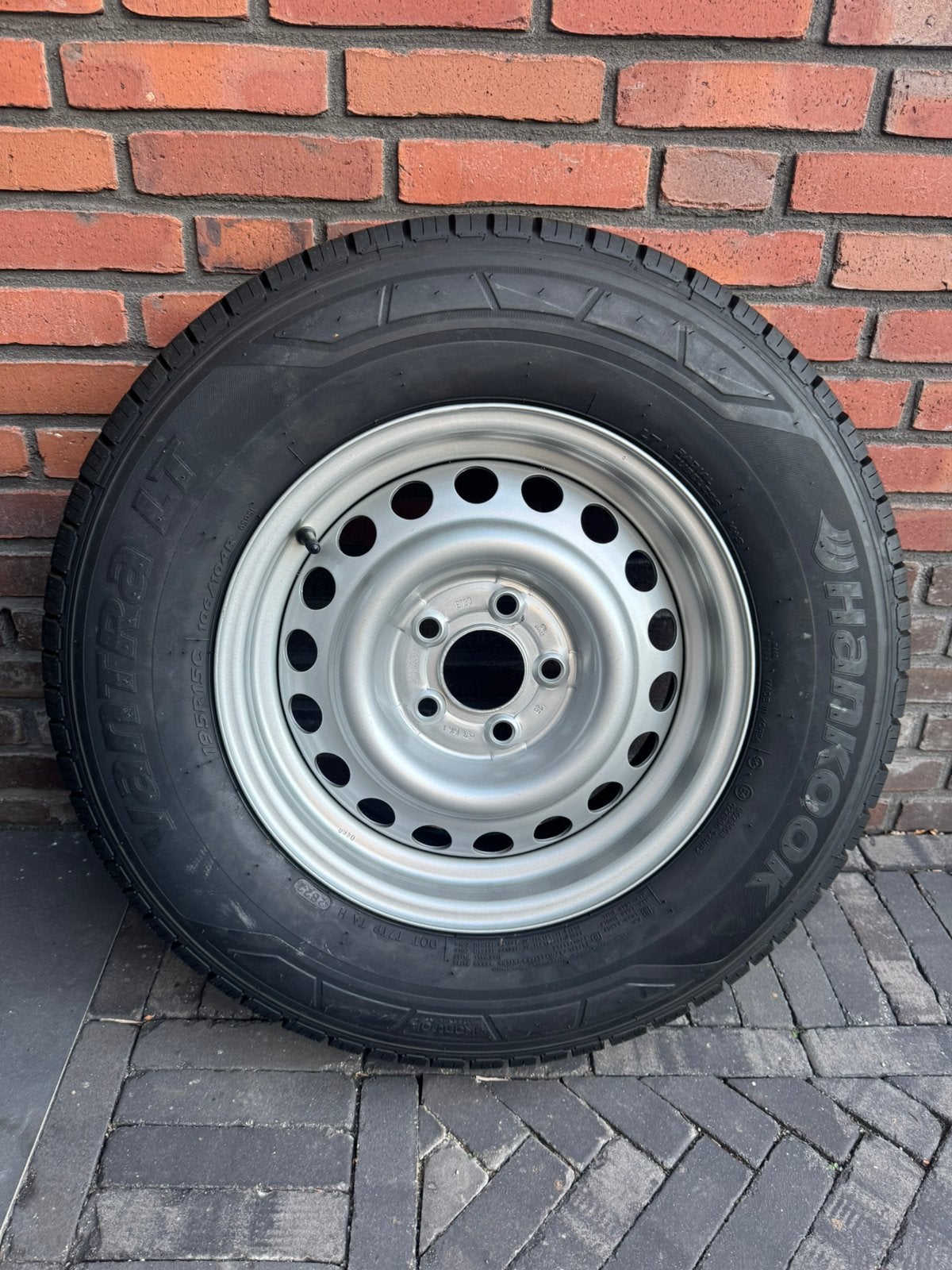 Reservewiel met Hankook Vantra LT 195/r15c 106/104r, Ophalen, Nieuw