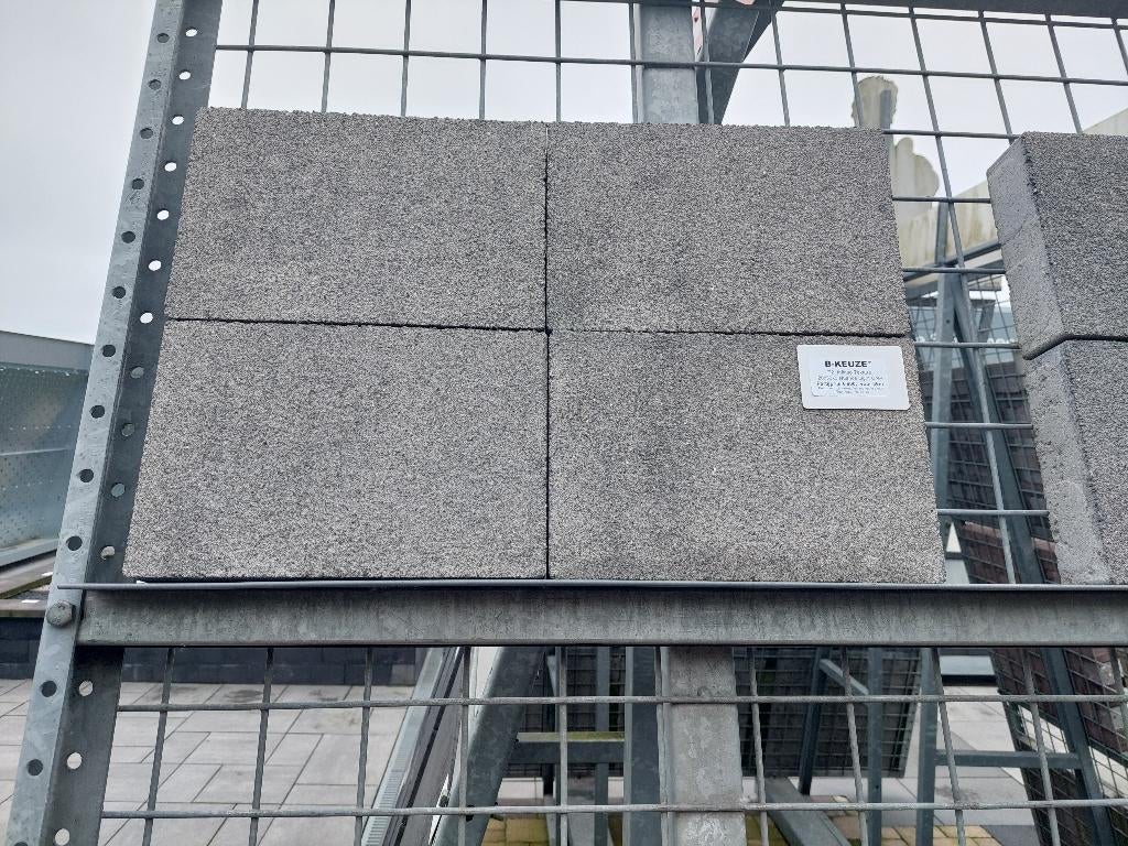 A27. Partij betonstenen 20x30x6 b-keuze gr/zw (9,3m²), Ophalen, Marlux, Albertkade 3, 3980 Tessenderlo-Ham, België, Info@marlux.be