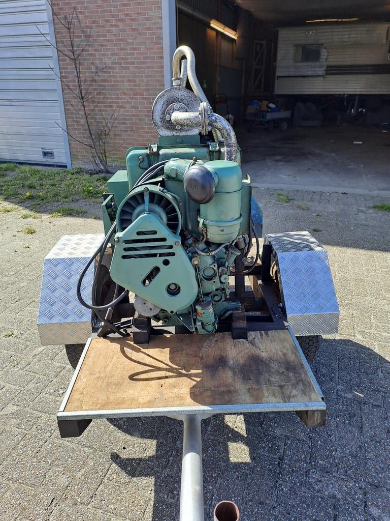 Generator, Ophalen, Elektrisch startend, Dieselolie, Zo goed als nieuw