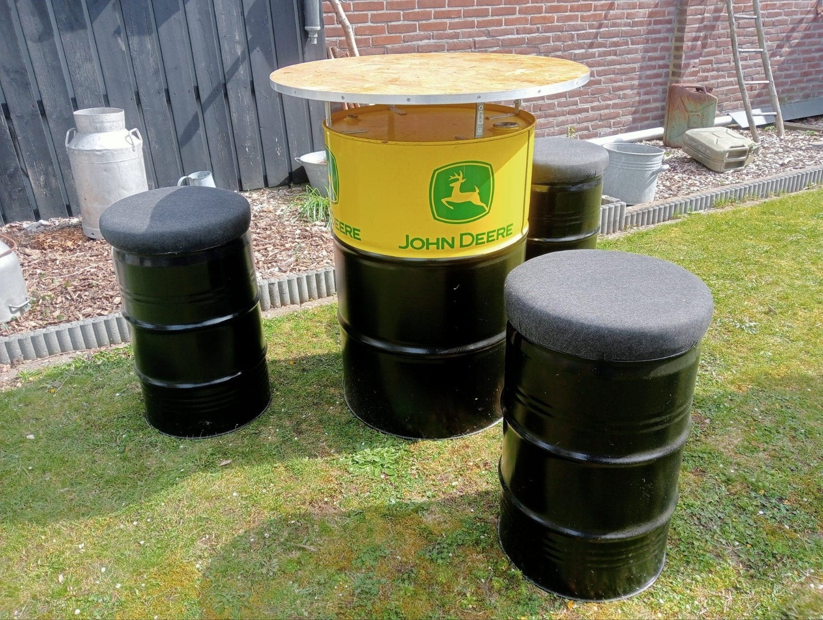 John Deere olievat statafel met krukken, Tuin en Terras, Ophalen of Verzenden, Gebruikt, Rond, Metaal