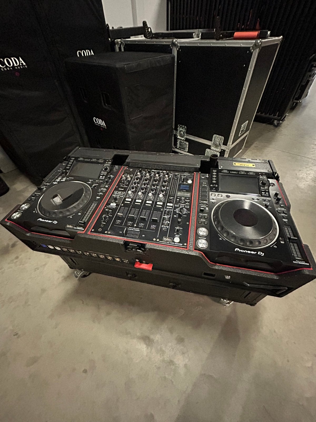 2x Pioneer CDJ 2000 NXS2 in handige flipcase, Muziek en Instrumenten, Dj-sets en Draaitafels, Ophalen, Zo goed als nieuw, Pioneer