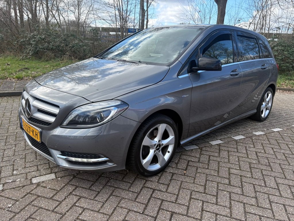 Mercedes-Benz B-Klasse 1.6 B180 5DRS Blue EFF 2012 Grijs, Voorwielaandrijving, Euro 5, 4 cilinders, Leder en Stof