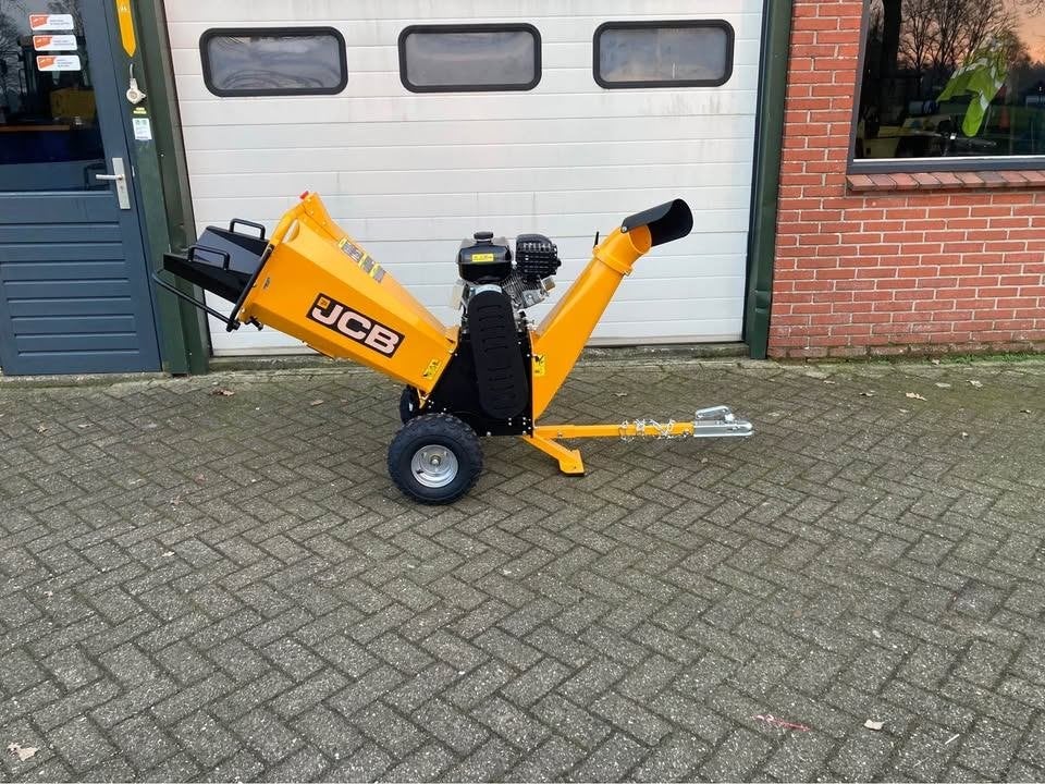 Nieuwe Semi-professionele houtversnipperaar JCB  CH75100P, Ophalen of Verzenden, Nieuw, Benzine, JCB