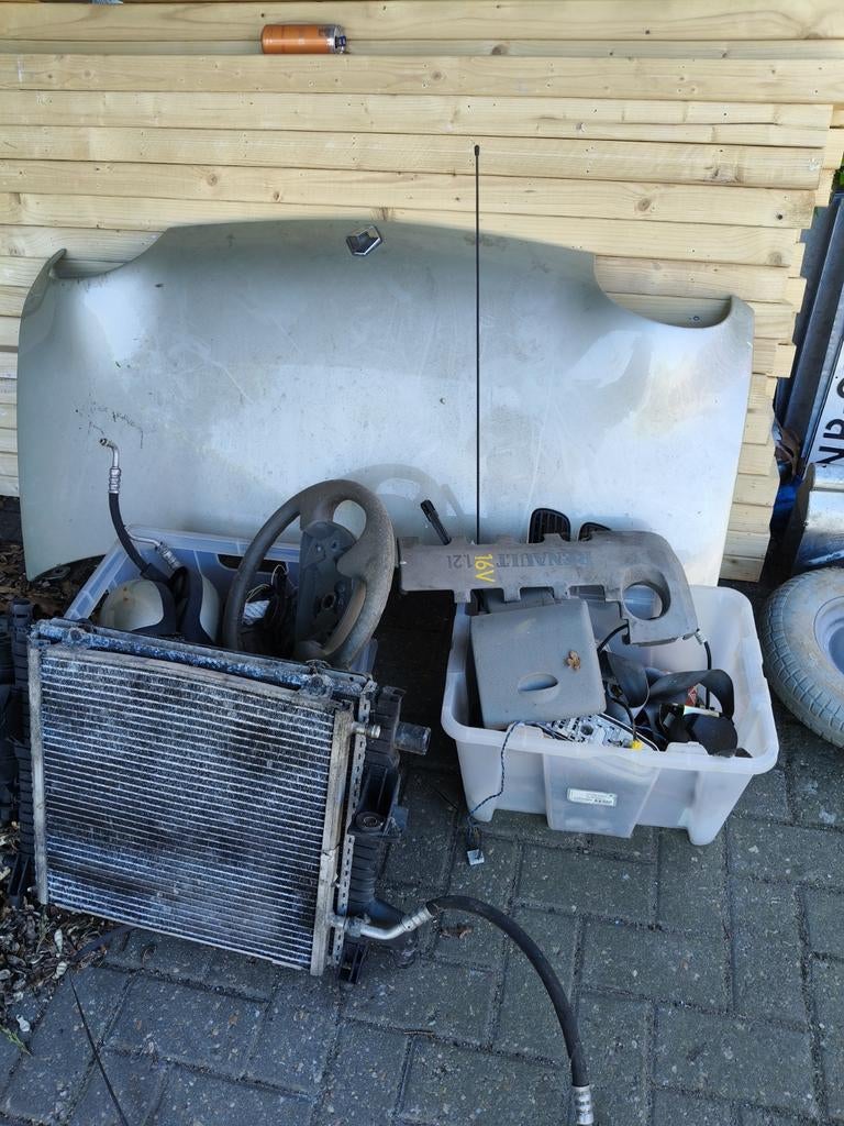 Renault Twingo onderdelen: motorkap, radiator, stuur, etc., Ophalen, Gebruikt, Renault