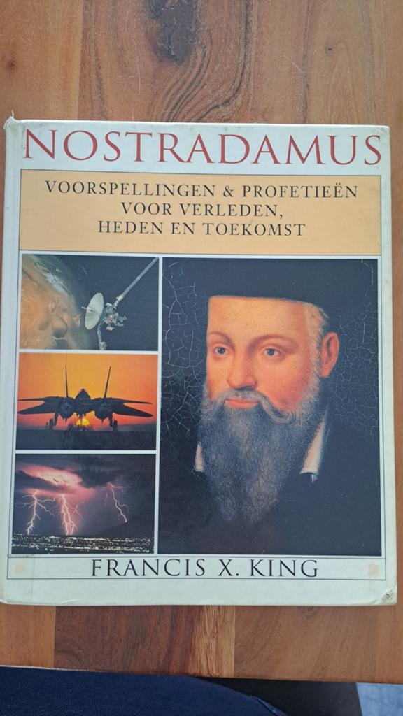 Nostradamus: Voorspellingen & Profetieën, Boeken, Gelezen, Achtergrond en Informatie, Ophalen of Verzenden, Overige onderwerpen