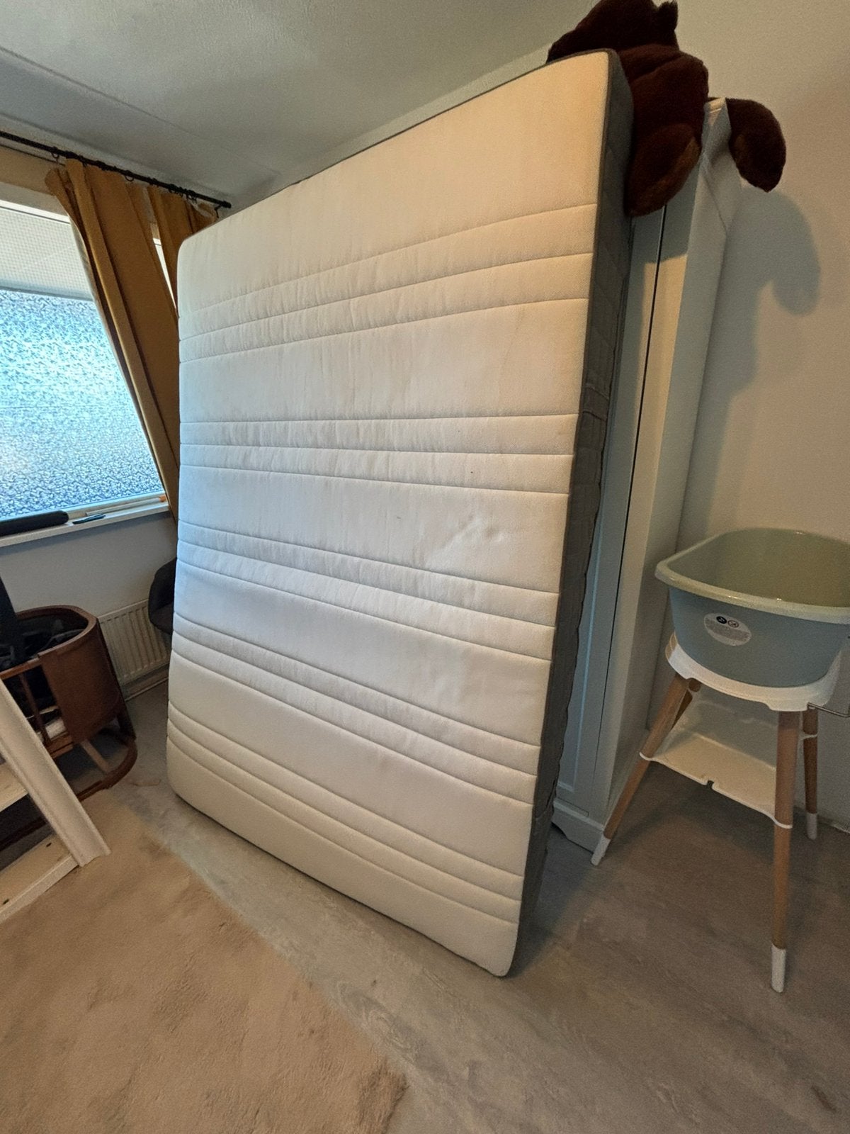 Gratis afhalen deze week Ikea veren matras 140 x 200 x 20 cm, Ophalen, Zo goed als nieuw, Tweepersoons, 140 cm
