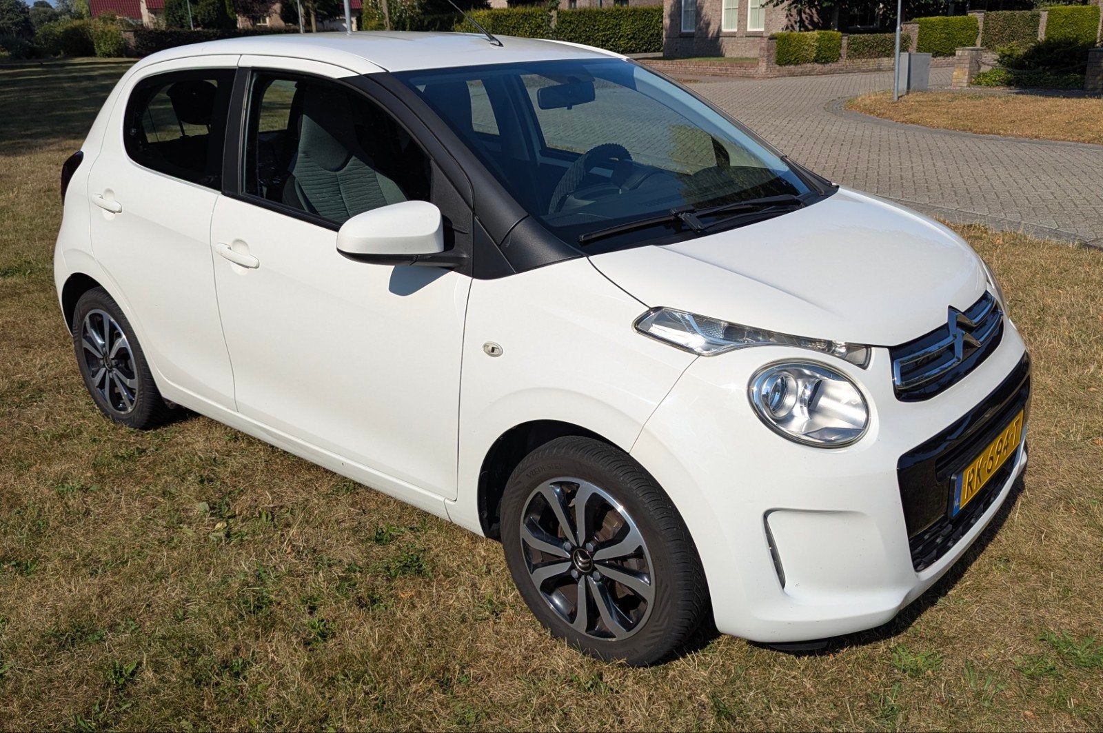 1.0 e-VTi Shine 5-deurs MET TREKH. & FIETSENDRAGER, Voorwielaandrijving, Stof, Euro 6, 4 stoelen