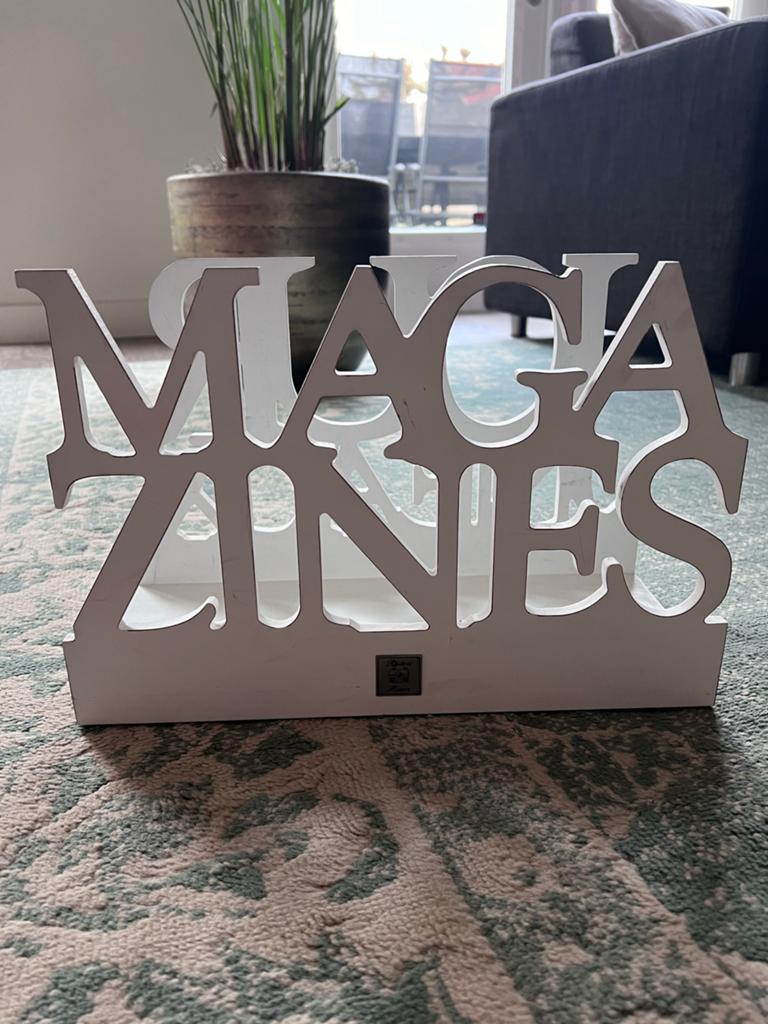 Rivièra Maison Magazinehouder Wit Hout 'MAGAZINES', Ophalen of Verzenden, Zo goed als nieuw