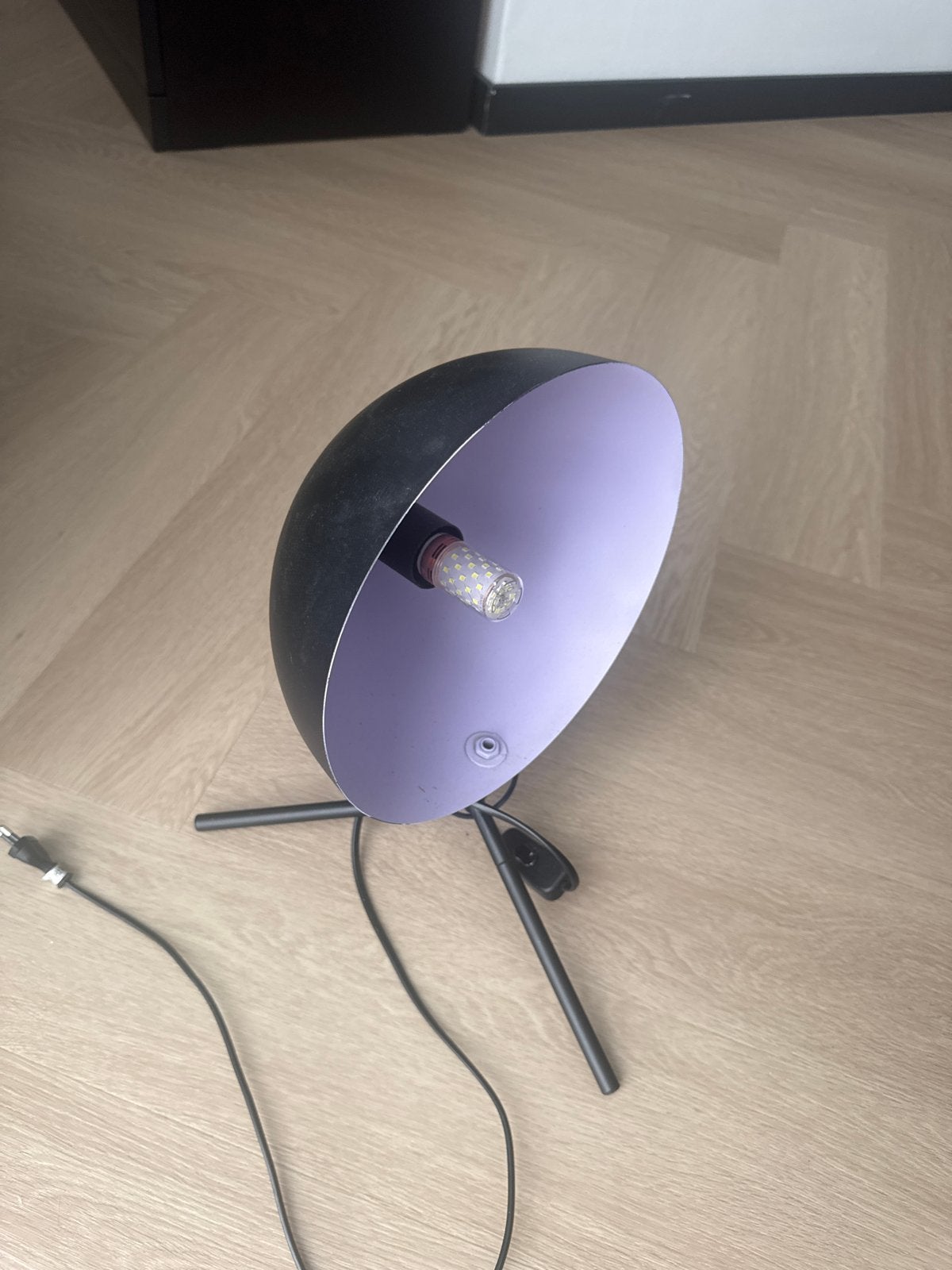 Moderne zwarte tafellamp met paarse binnenkant, Overige merken, Zwart, Modern, E27 (groot)