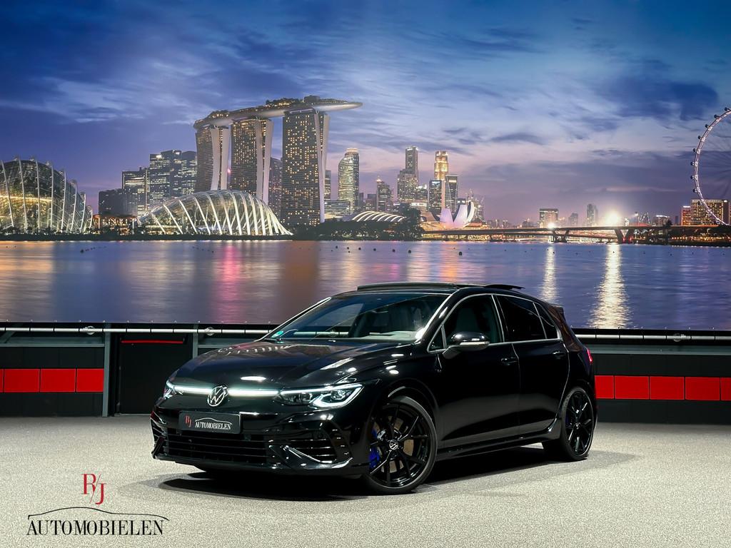 Volkswagen Golf 8 R 2.0 TSI 4MOTION 320PK Akrapovic|Leder|HU, 12 maanden, 4 cilinders, 320 pk, Zwart
