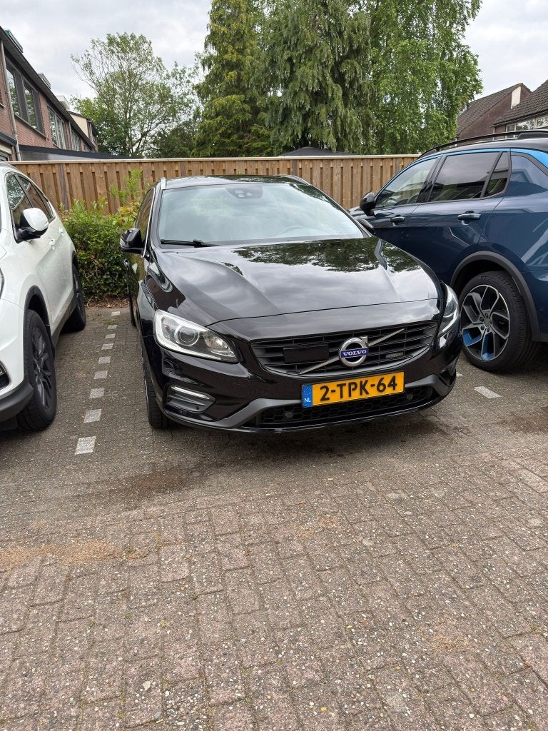 Volvo V60 D6 298pk PHEV, Summum, Polestar, 1e eigenaar, Automaat, 1800 kg, Zwart, Zwart