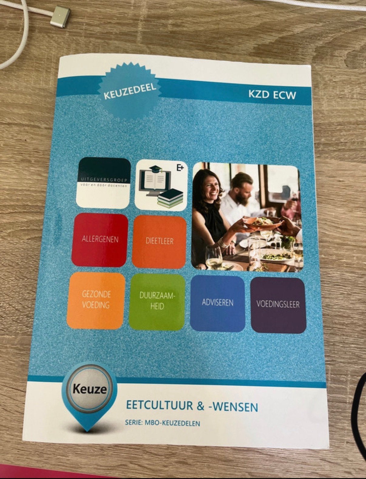 Eetcultuur & wensen -keuzedeel MBO, Ophalen, Zo goed als nieuw, Overige niveaus