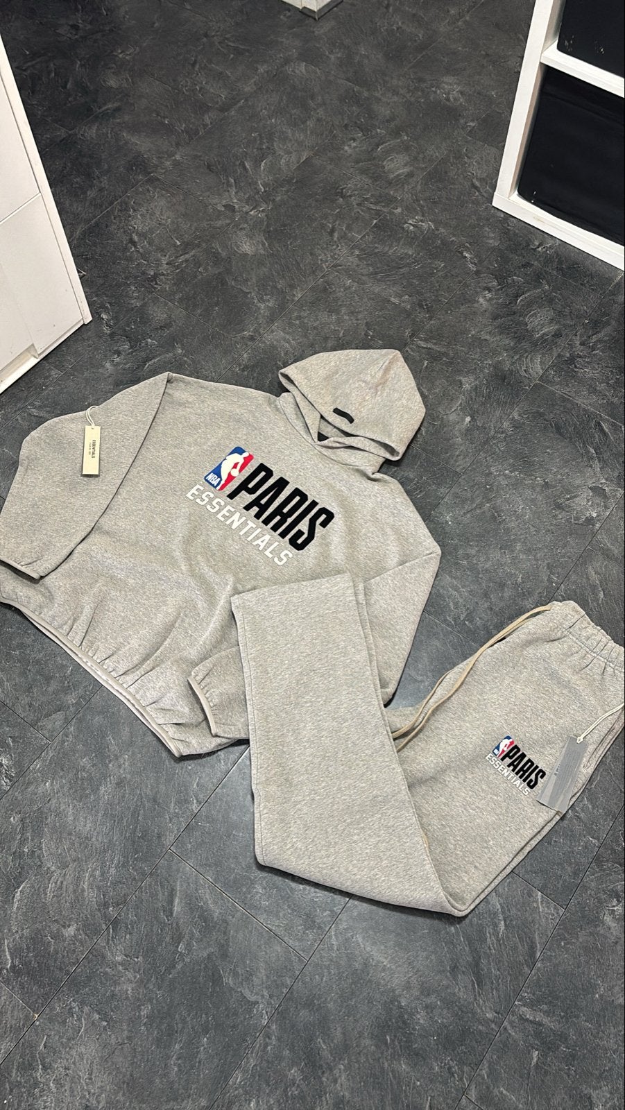 Fear of God Essentials NBA Paris Hoodie & Jogger Set, Kleding | Heren, Ophalen of Verzenden, Nieuw