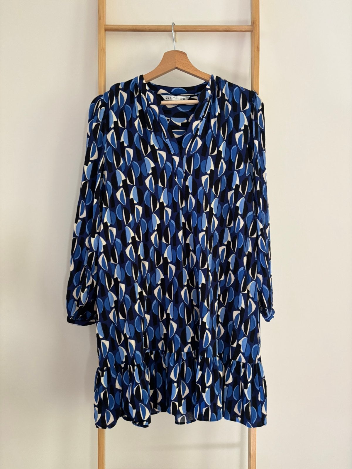 Blauwe jurk met print en lange mouwen Zara, Kleding | Dames, Jurken, Blauw, Maat 42/44 (L), Ophalen of Verzenden, Zo goed als nieuw