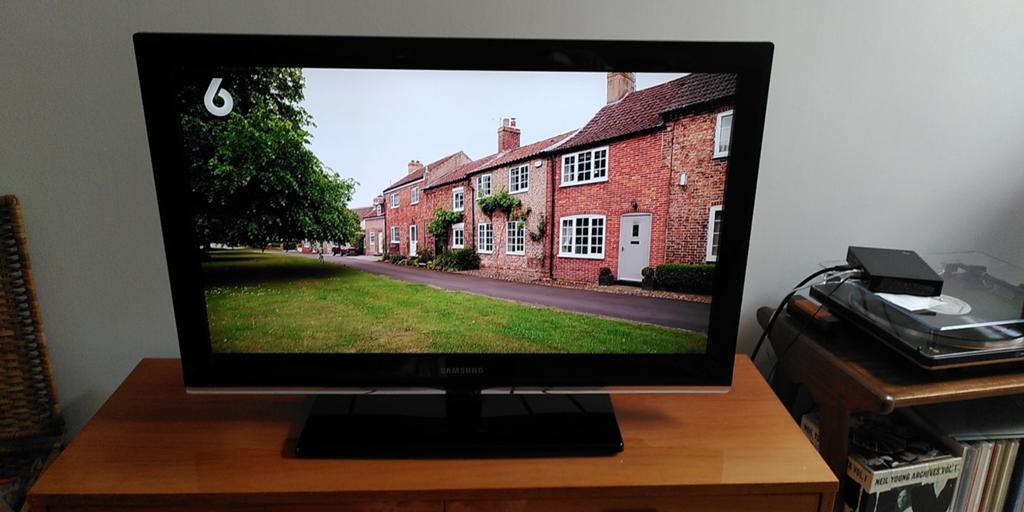 Samsung LCD TV 32" (2010), Ophalen, Gebruikt, LCD, 80 tot 100 cm