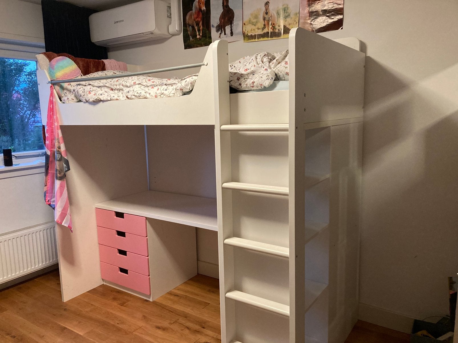 Ikea smastad hoogslaper met kast, bureau. Kleur roze en wit, Ophalen, Gebruikt, Hoogslaper